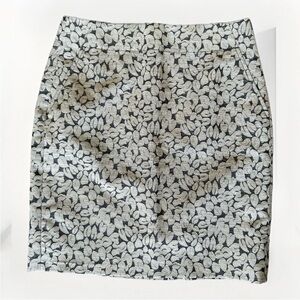 J. Crew Women's No. 2 Pencil Skirt Tan/Black Leaf Pattern Tailored Size 0